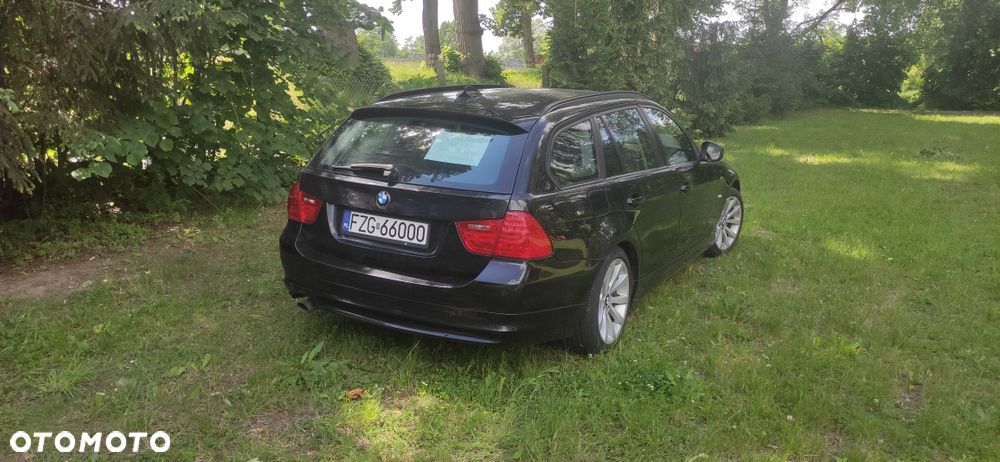 BMW Seria 3 2012 photo 3