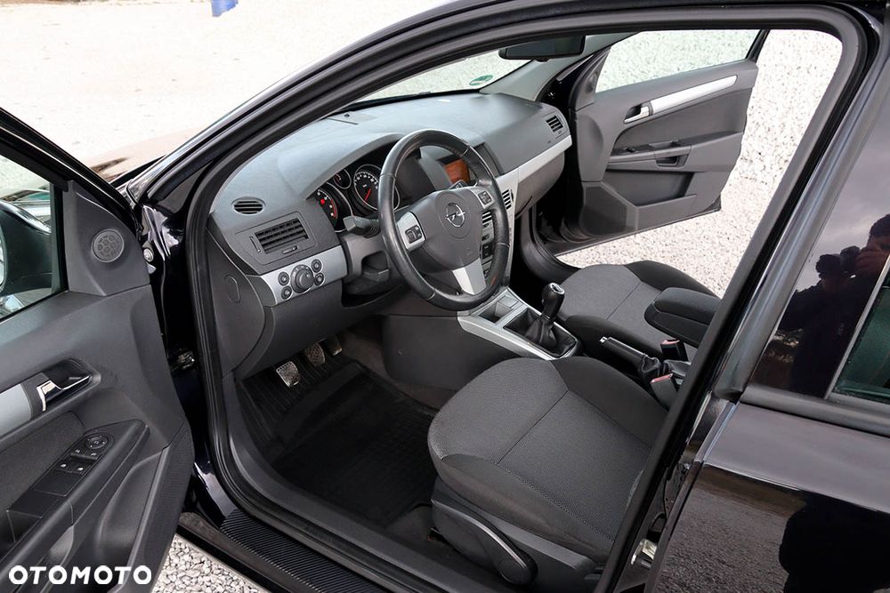 Opel Astra 1.6 ECOFLEX Start/Stop Innovation - 19