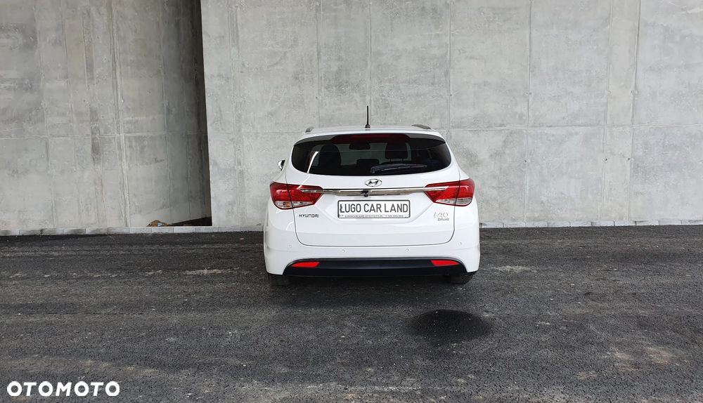 Hyundai i40 Kombi blue 1.6 Trend - 6