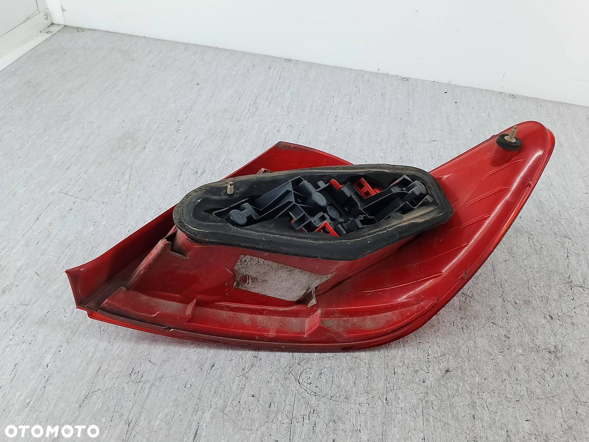 LAMPA TYLNA LEWA PEUGEOT 307 FL 9655767680 HATCHBACK - 4