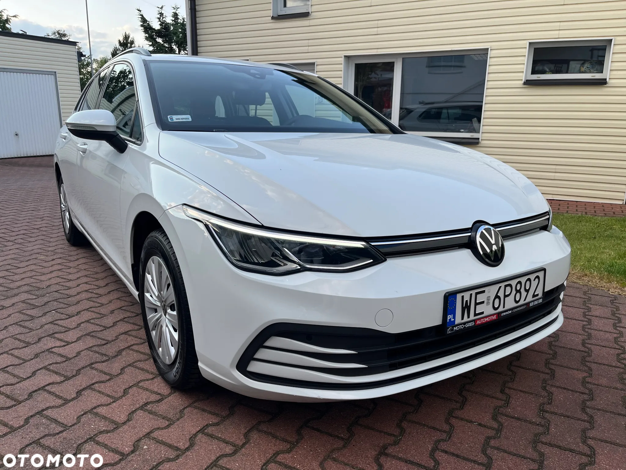 Volkswagen Golf VIII 1.0 TSI Life - 2