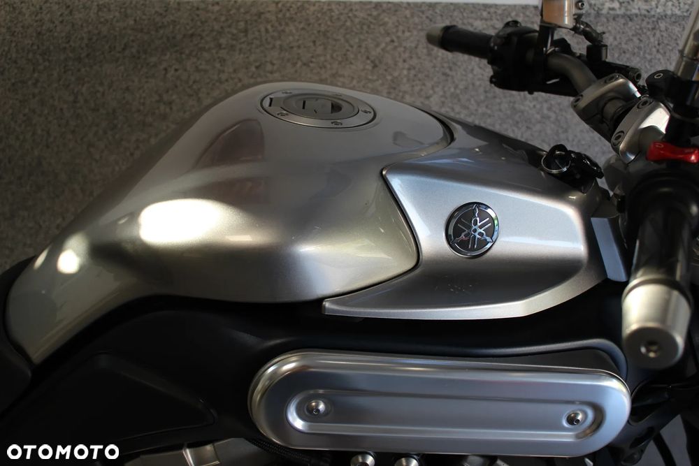 Yamaha MT - 16