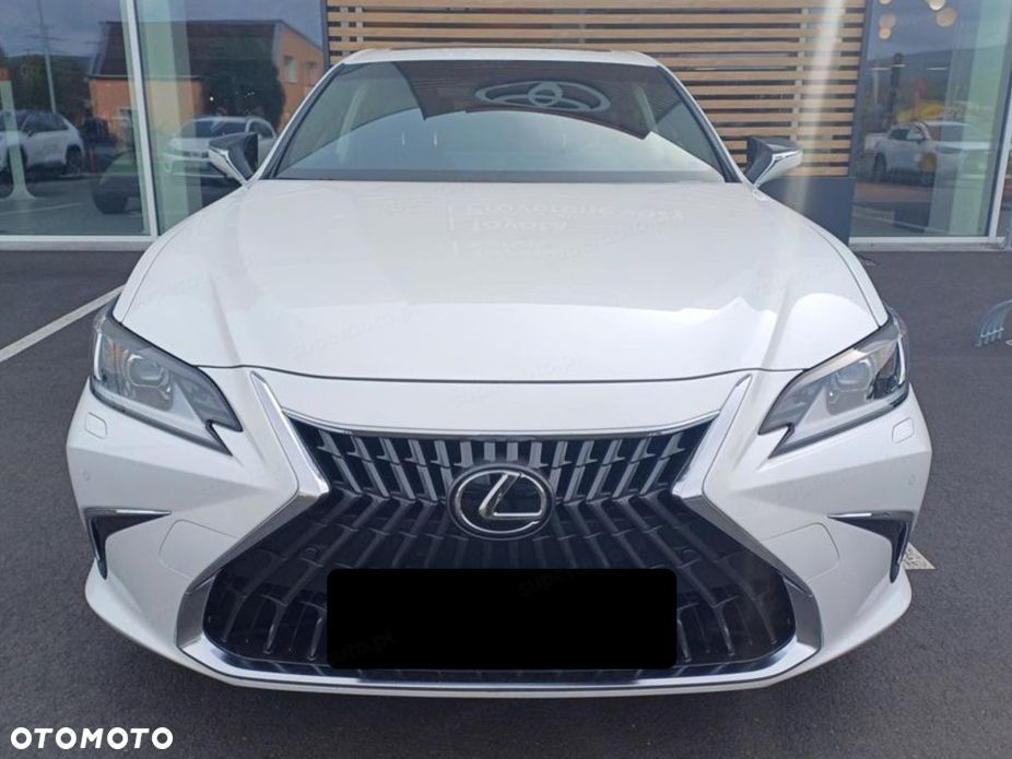 Lexus ES - 4