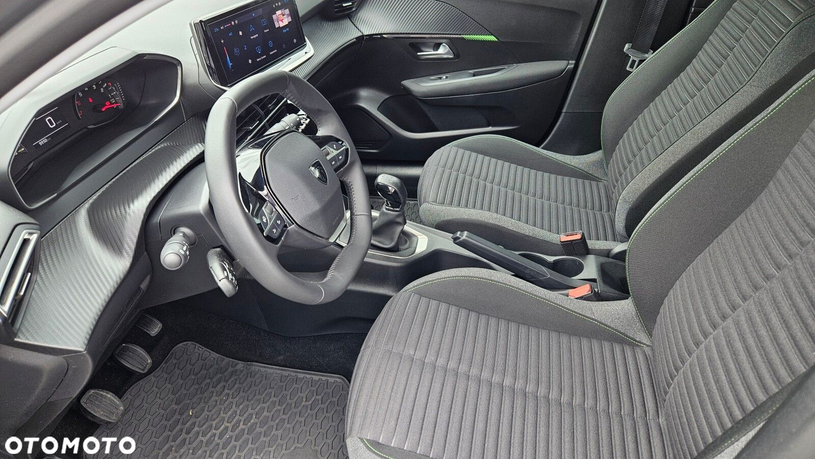Peugeot 208 - 5