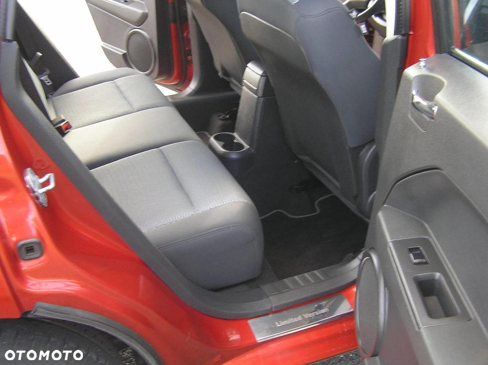 Dodge Caliber - 13