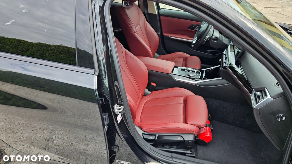 BMW Seria 3 318i - 13