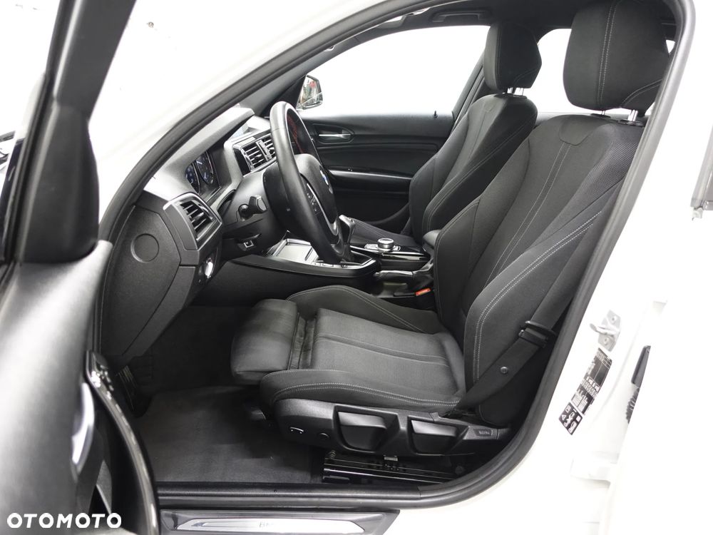 BMW Seria 1 118d xDrive Edition Metropolitan - 16