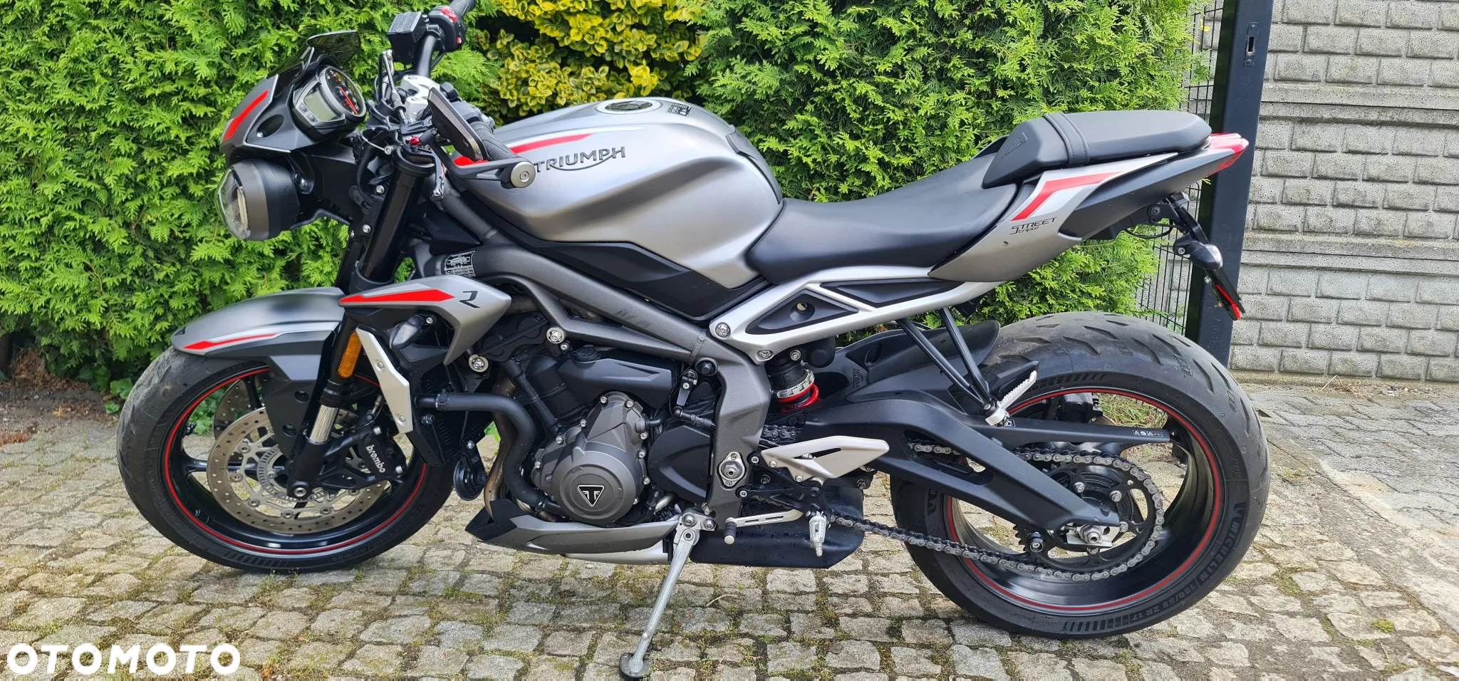 Triumph Street Triple - 2