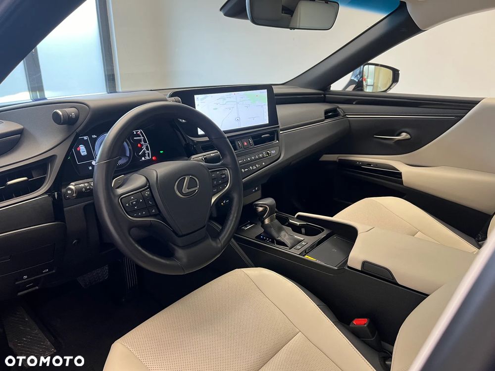 Lexus ES 300h F Sport Design - 5