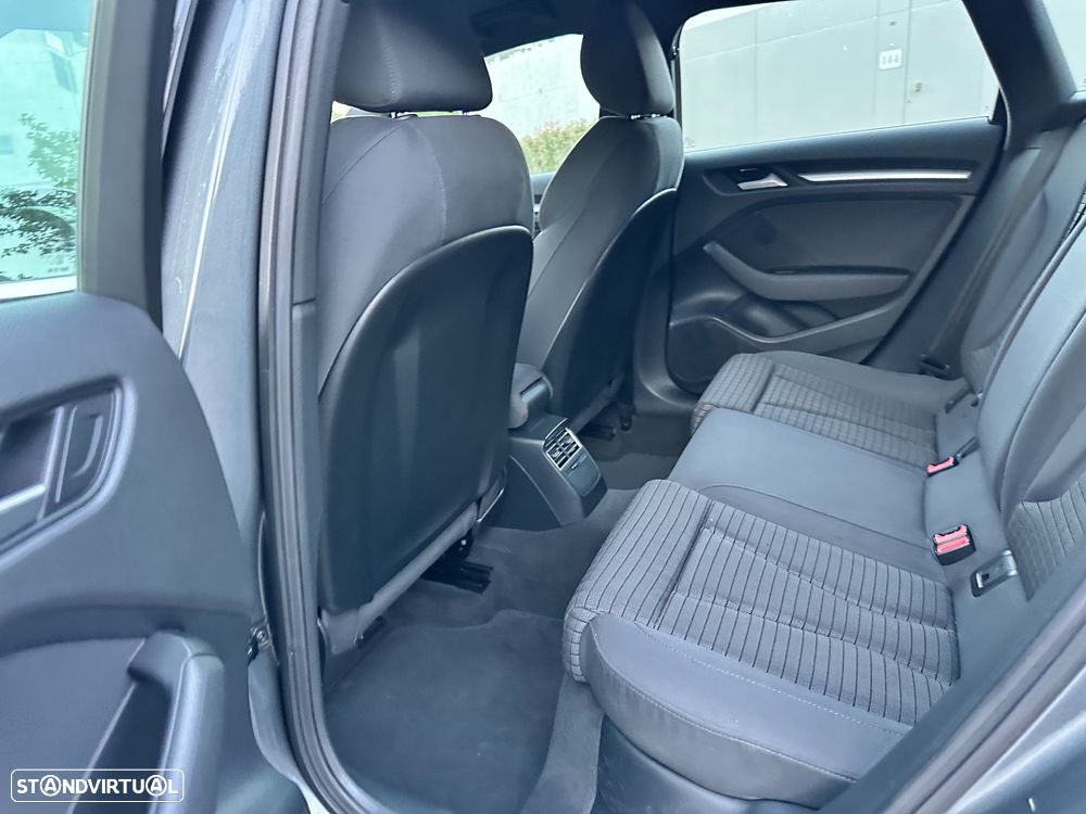 Audi A3 Sportback 1.6 TDI S-line - 36