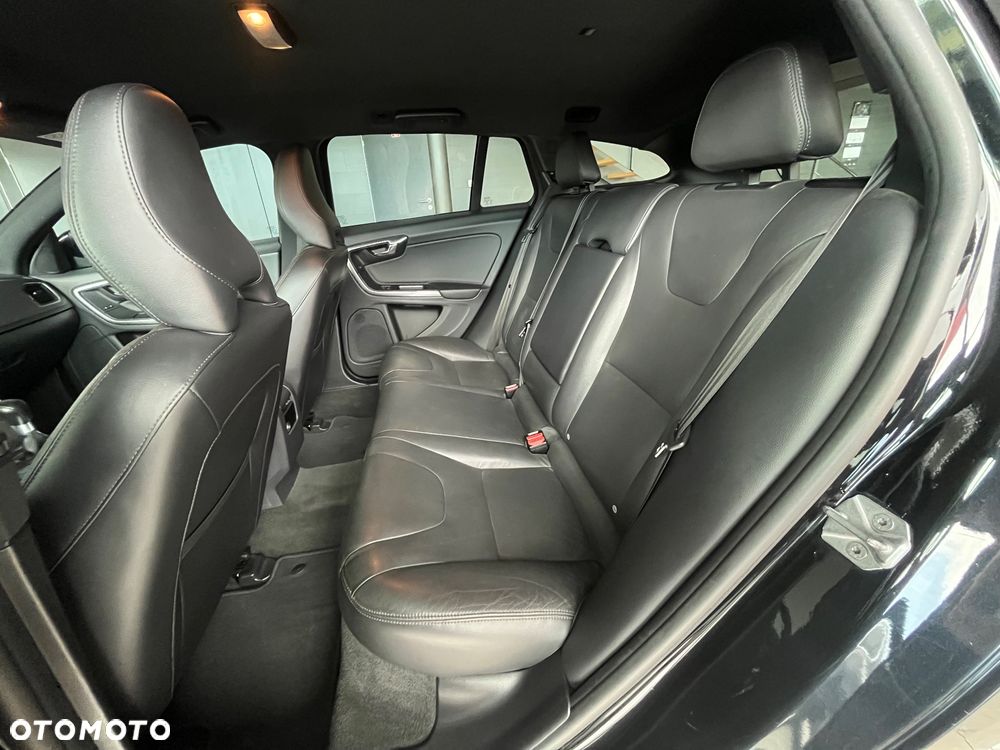 Volvo V60 D3 Summum - 19