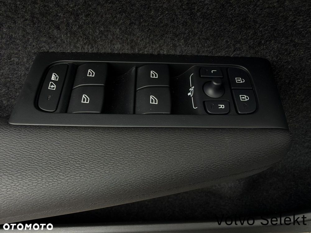 Volvo XC 40 - 25