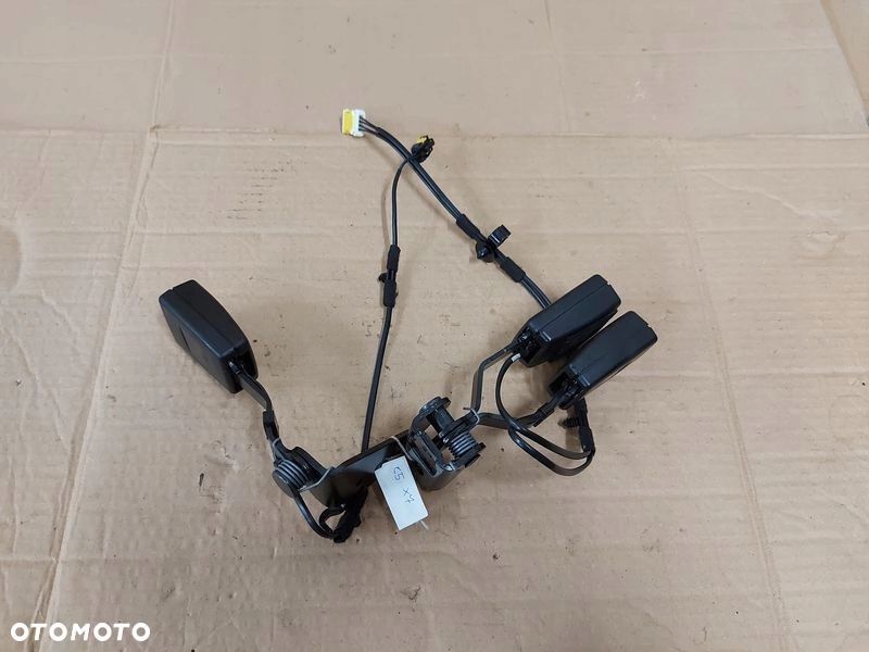 citroen c5 x7 zapięcie pasów bezpieczeństwa tył tylne komplet 96561758xt 96 - 4