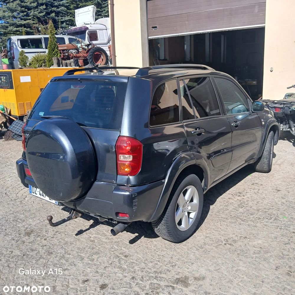 Toyota RAV4 D-4D 4x4 - 3
