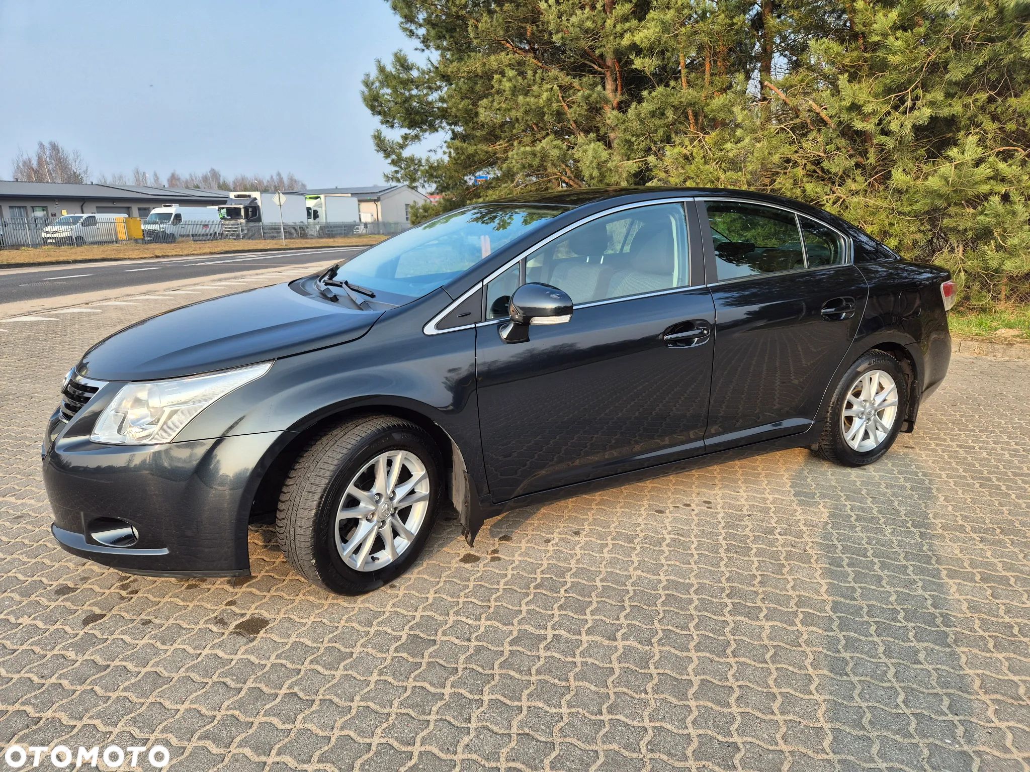 Toyota Avensis 1.8 Sol plus NAVI - 1
