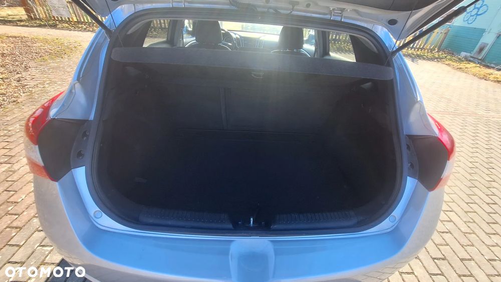Hyundai i30 blue 1.6 CRDi Premium - 19