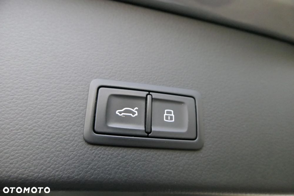 Audi A6 Avant 2.0 TDI Ultra S tronic - 36