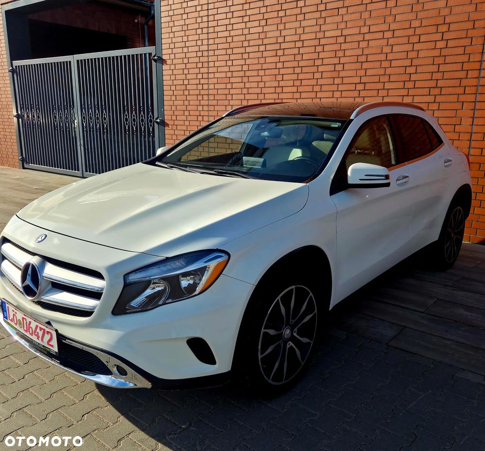 Mercedes-Benz GLA 250 4Matic 7G-DCT AMG Line - 3