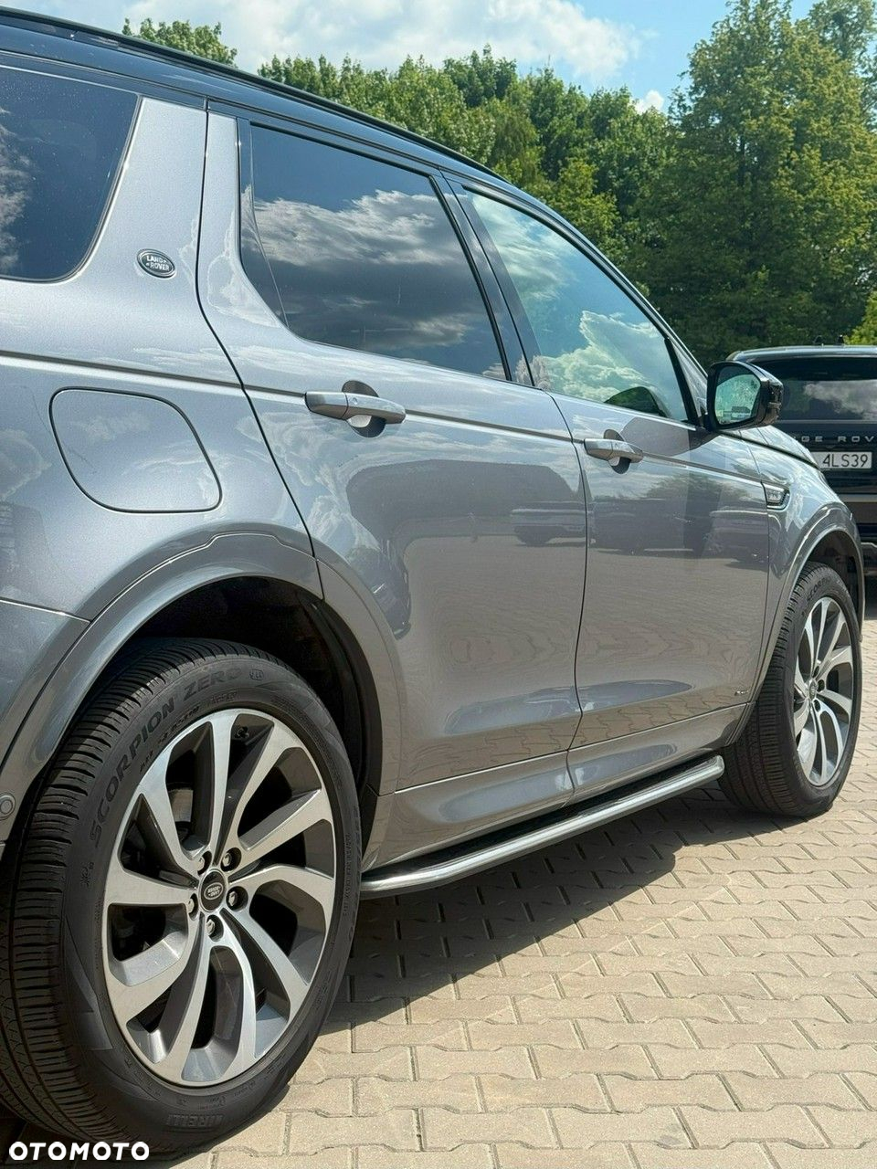 Land Rover Discovery Sport - 11
