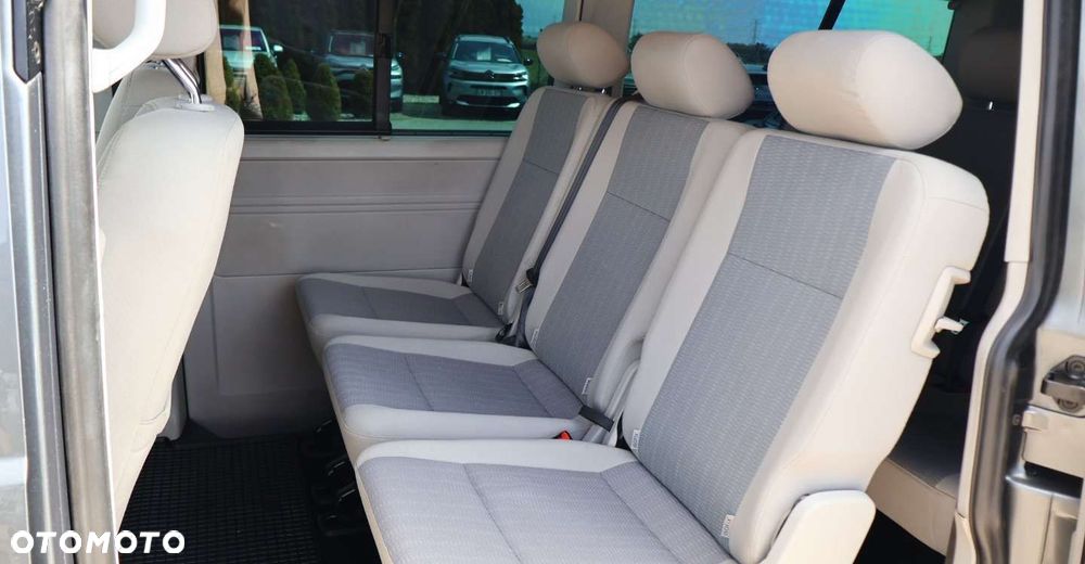 Volkswagen Caravelle - 18