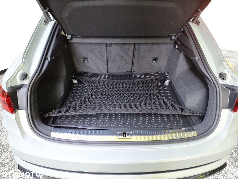 Audi Q3 RS S tronic - 35