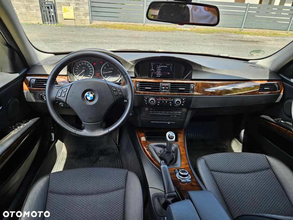 BMW Seria 3 320i Edition Exclusive - 12
