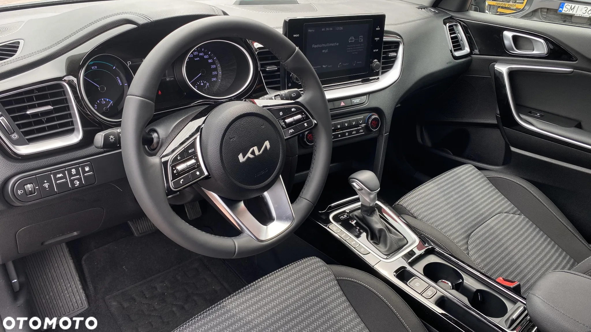 Kia Ceed 1.6 GDI PHEV L DCT - 9