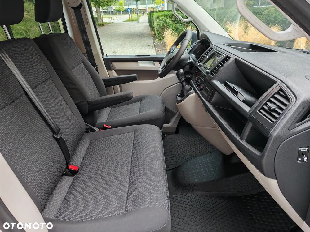 Volkswagen Caravelle - 17