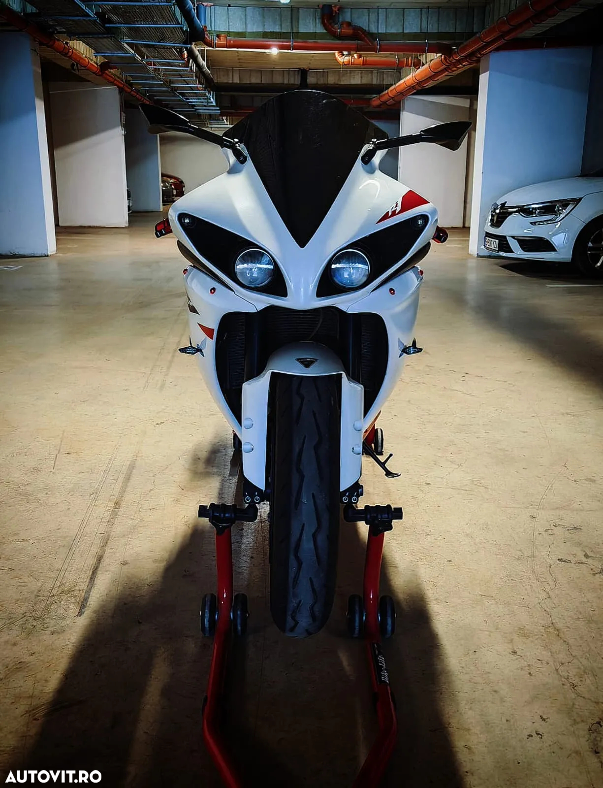 Yamaha YZF 1000 R1 - 7