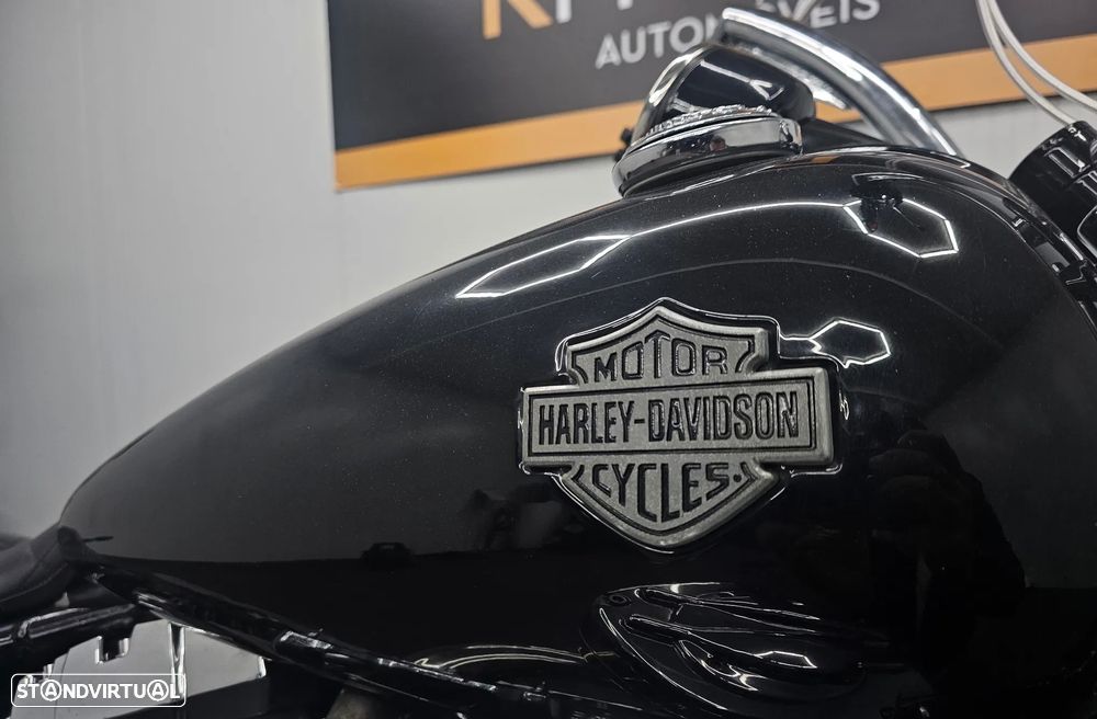 Harley-Davidson FXDWG Rocker - 12