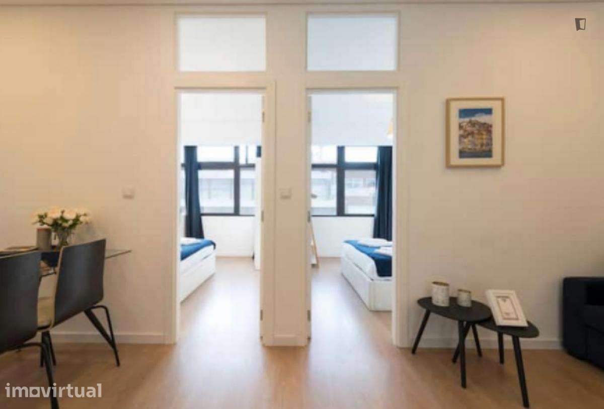 Apartamento com 2 quartos - localizado em Sé Porto - Grande imagem: 2/9