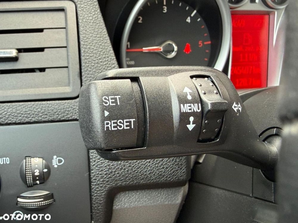Ford Kuga - 31