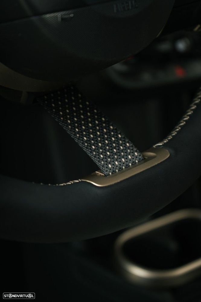 MINI 3 Portas Cooper C Essential - 22