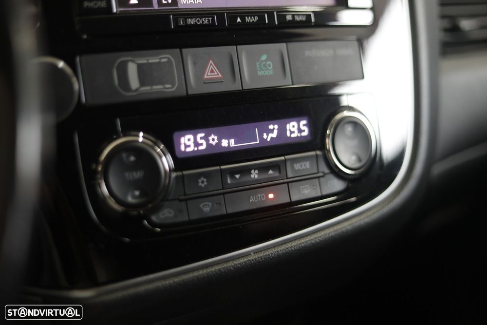 Mitsubishi Outlander - 25