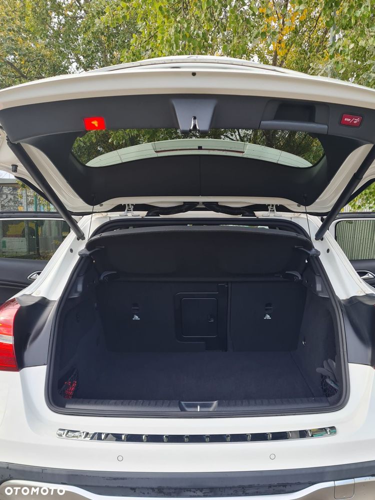 Mercedes-Benz GLA - 6
