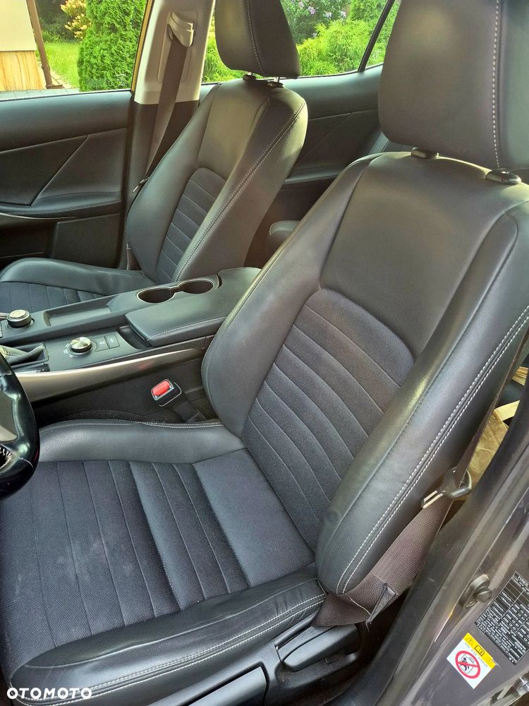 Lexus IS 200t Comfort - 3