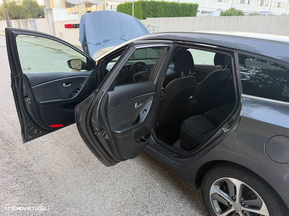 Hyundai i30 CW - 8