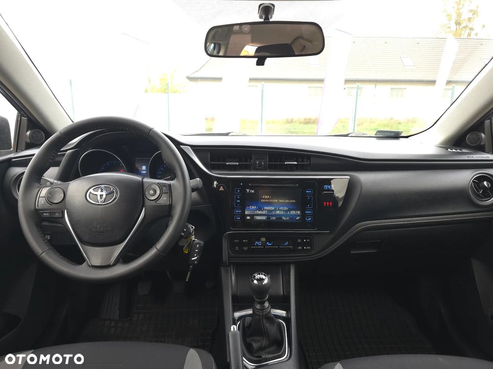 Toyota Auris 1.6 Premium - 34