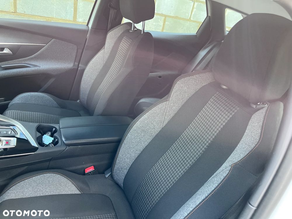 Peugeot 3008 BlueHDi 130 Stop & Start EAT8 Active Business-Paket - 6