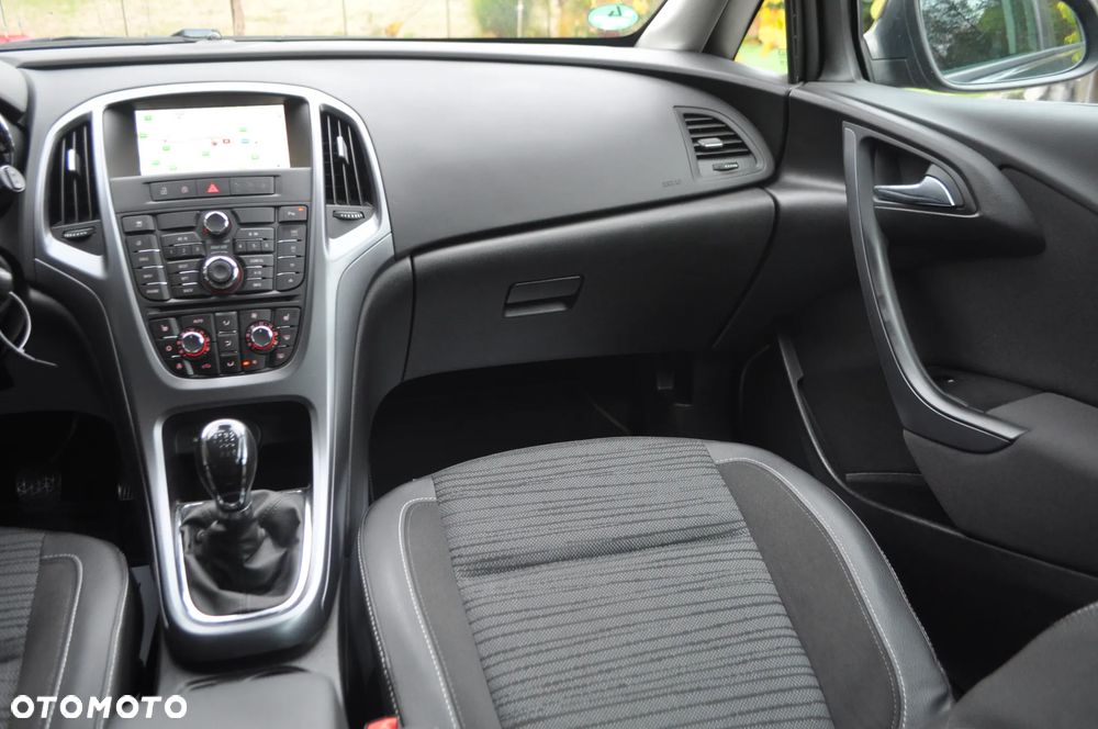 Opel Astra 1.4 Turbo Cosmo - 26