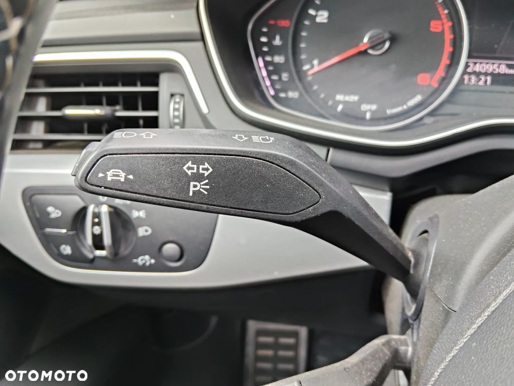 Audi A4 Avant 2.0 TDI S tronic - 30