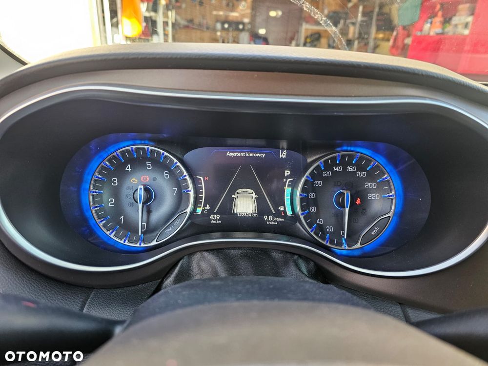 Chrysler Pacifica - 19