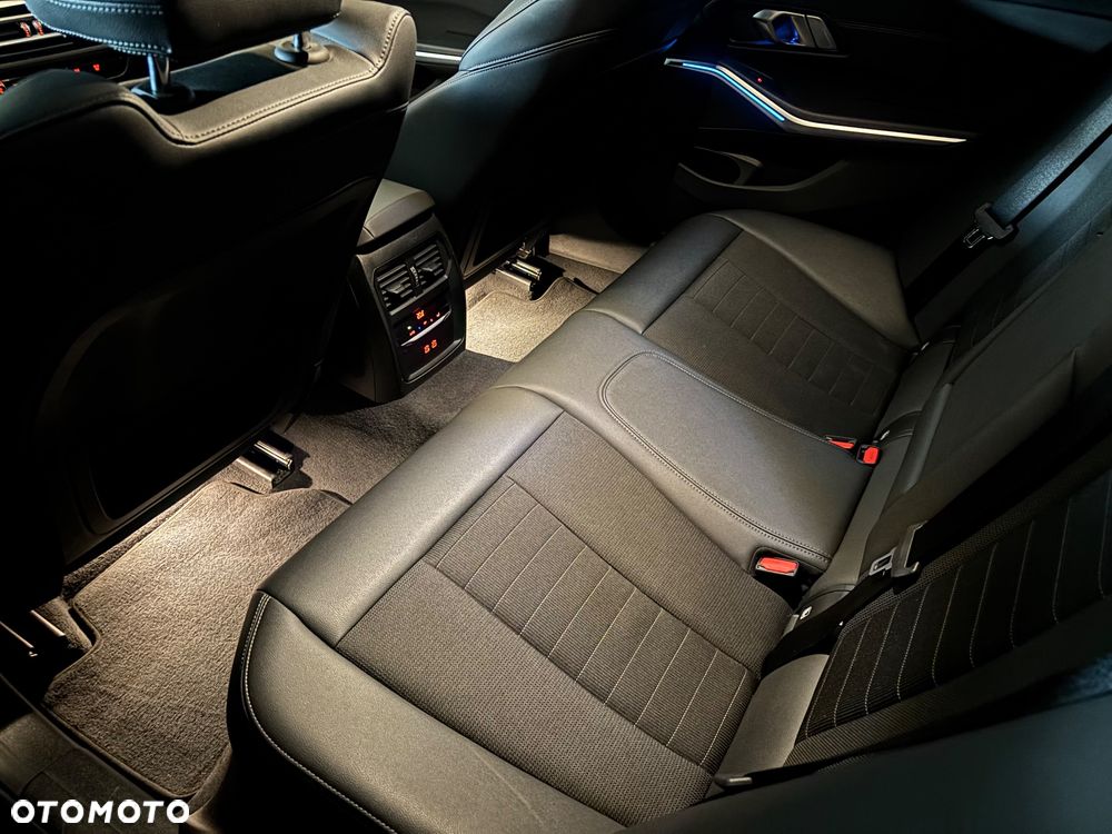 BMW Seria 3 320d - 28