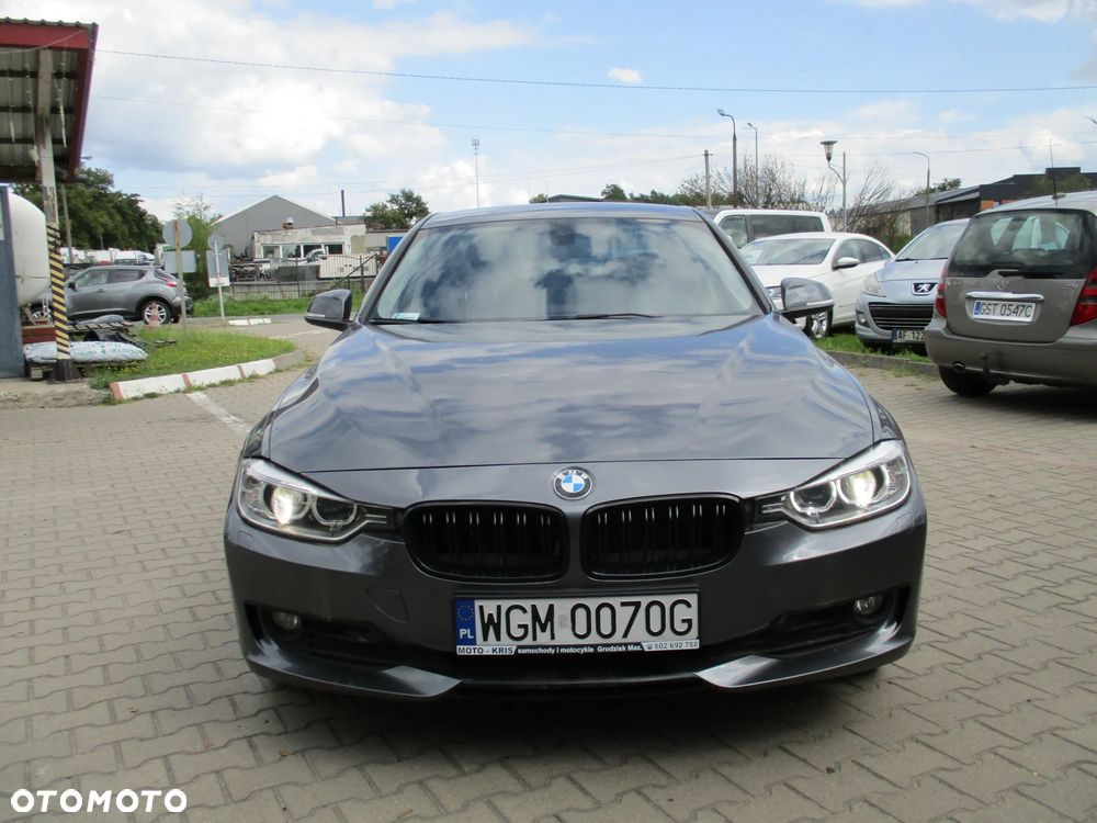 BMW Seria 3 320d Sport-Aut Modern Line - 2