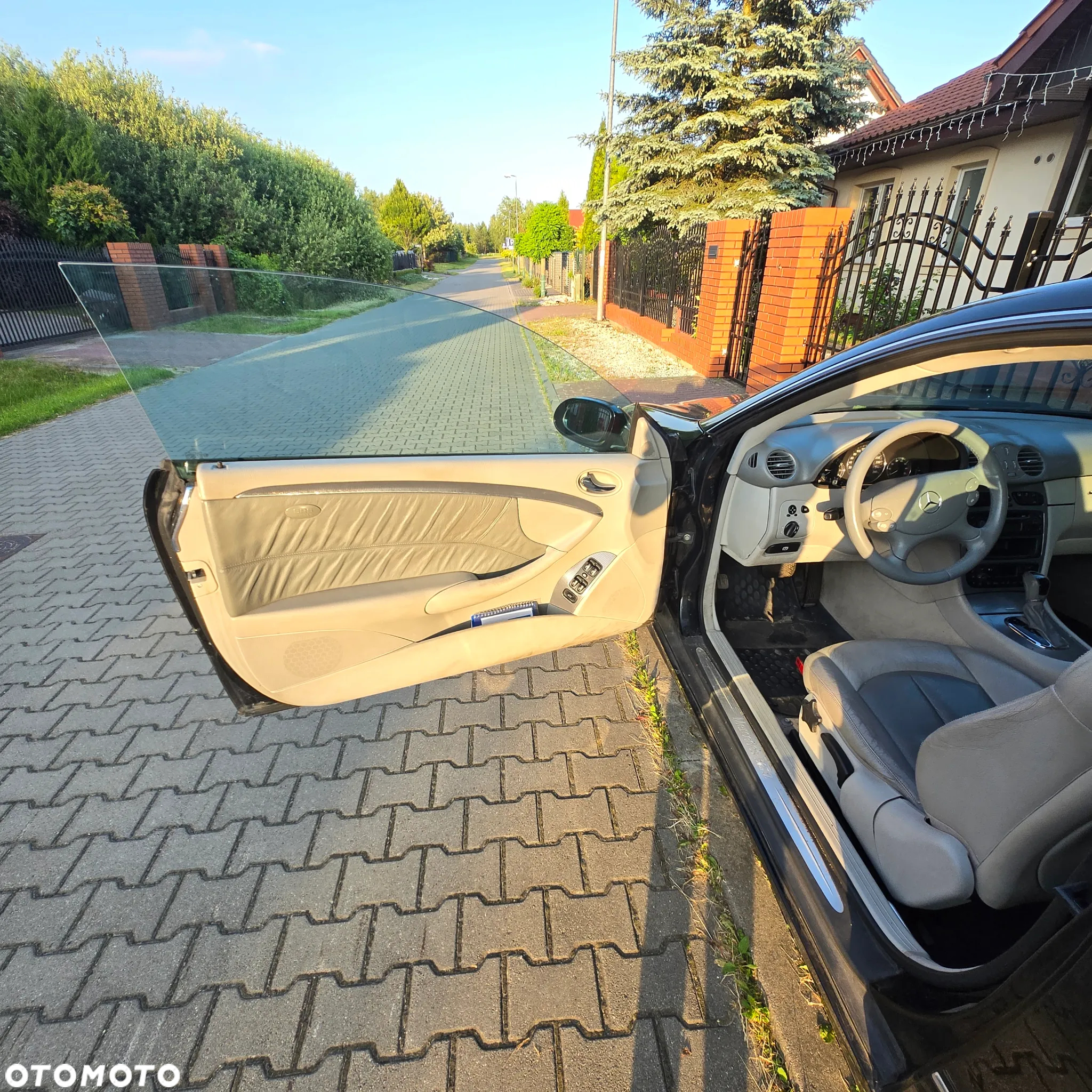 Mercedes-Benz CLK - 23
