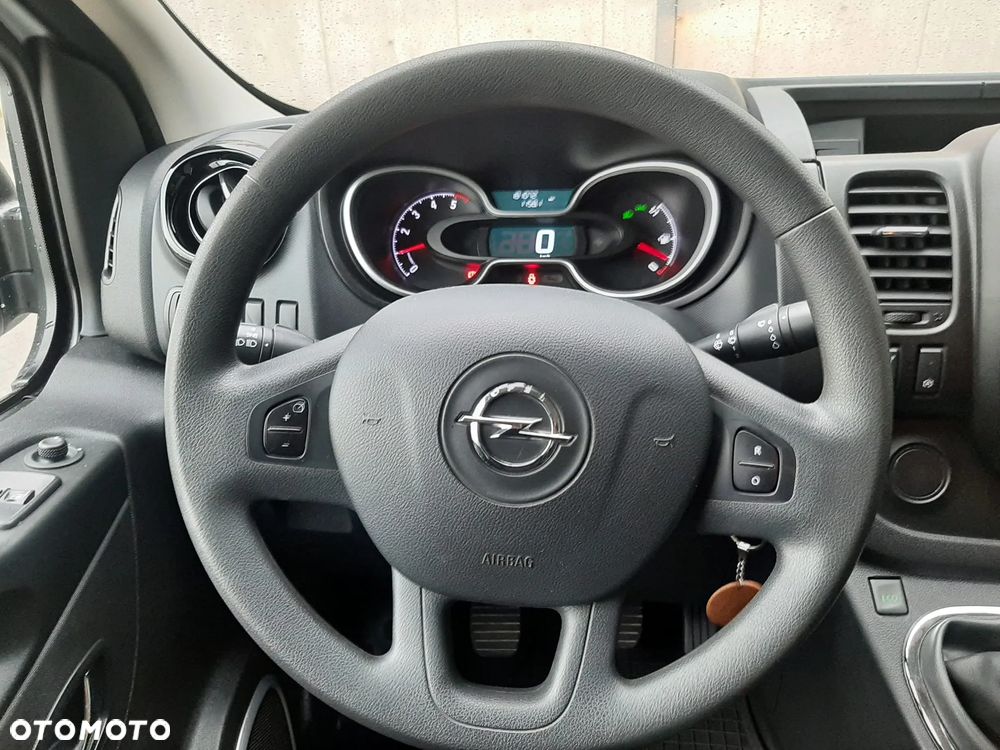 Opel Vivaro - 17