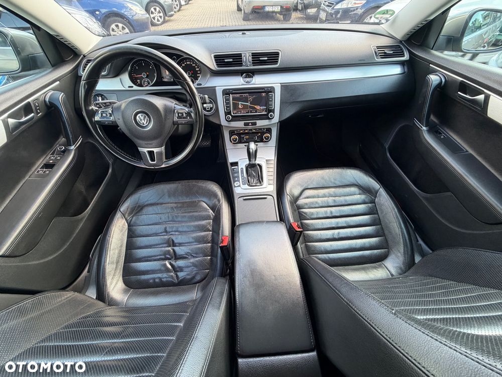 Volkswagen Passat - 12