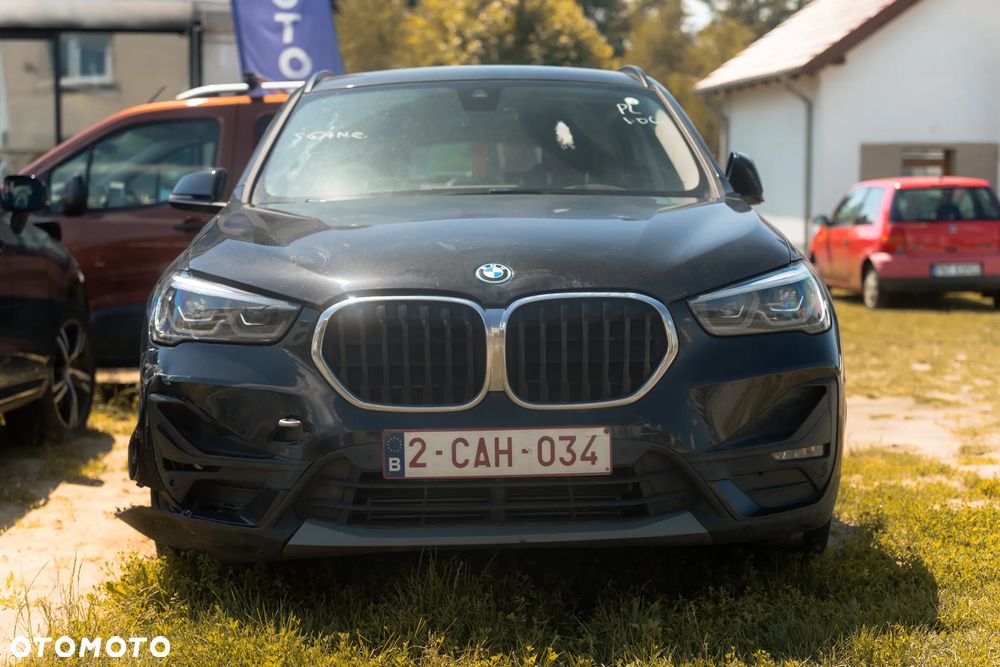 BMW X1 xDrive25e Business Edition - 3