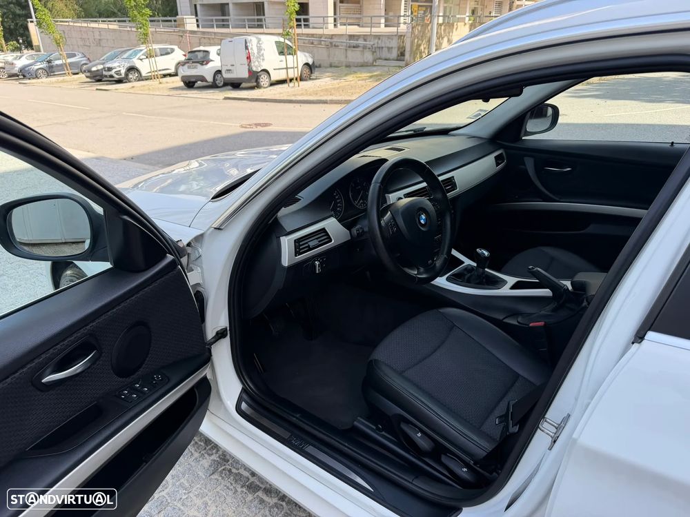 BMW 318 d Sport - 5