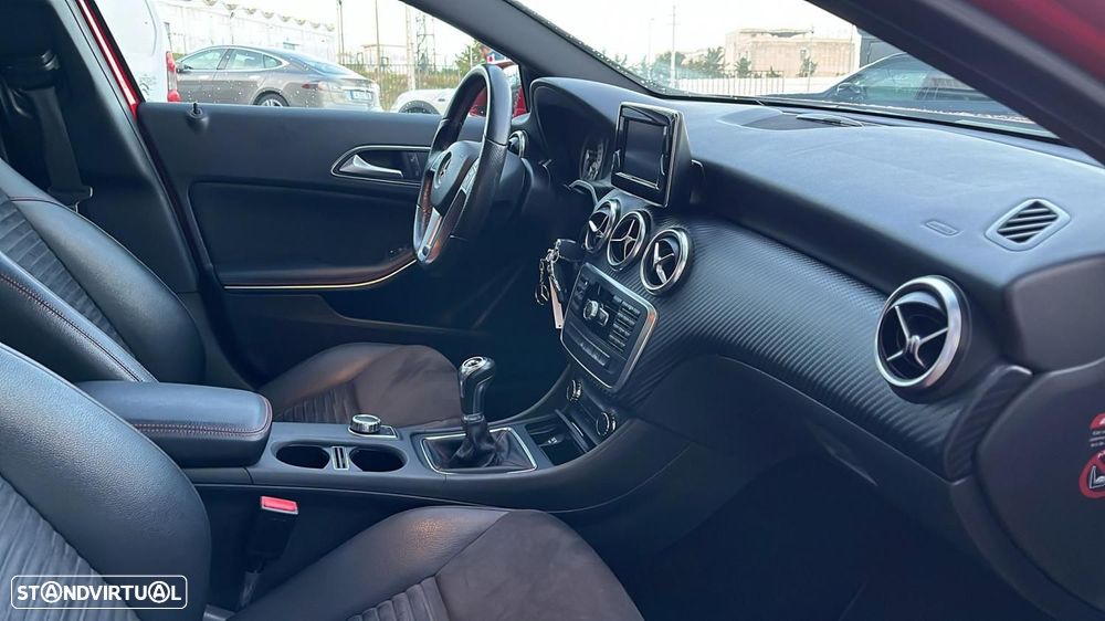 Mercedes-Benz A 180 d AMG Line - 10